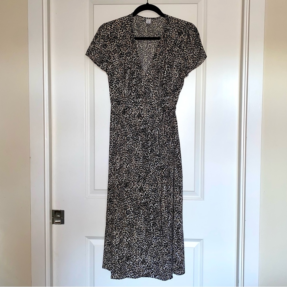 Old Navy Short Sleeve Leopard Print Midi Wrap Dress, SMALL